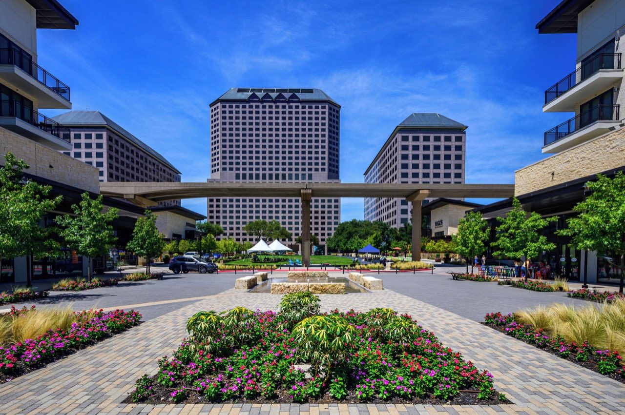 Las Colinas neighborhood view in Irving