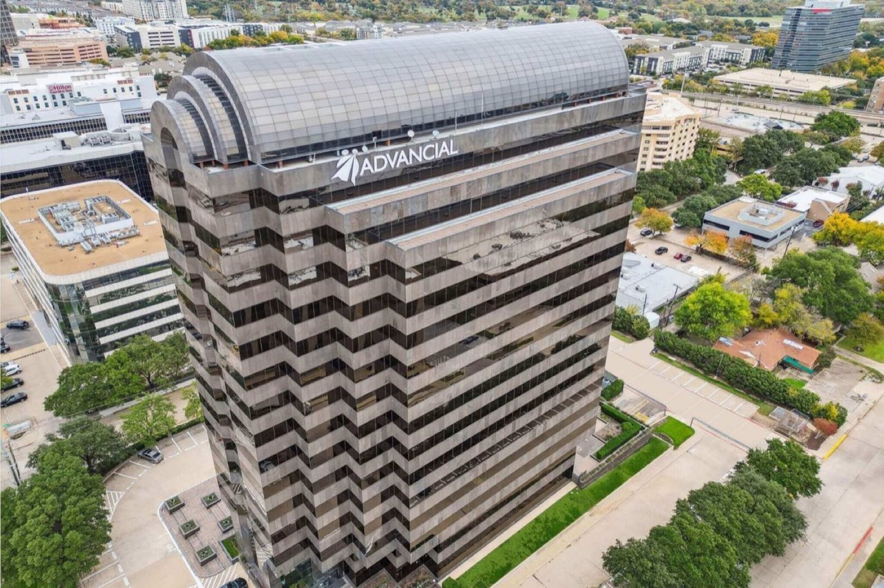 North Dallas district streetscape