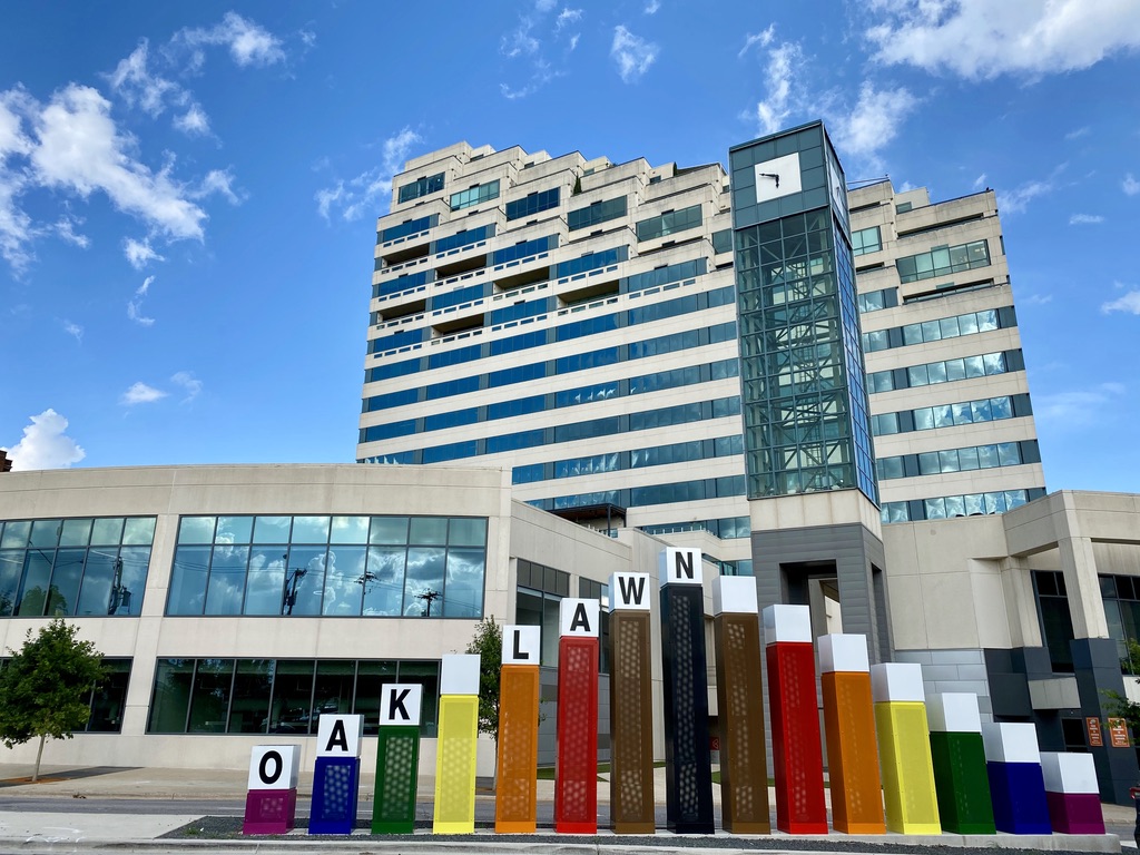 Oak Lawn district streetscape